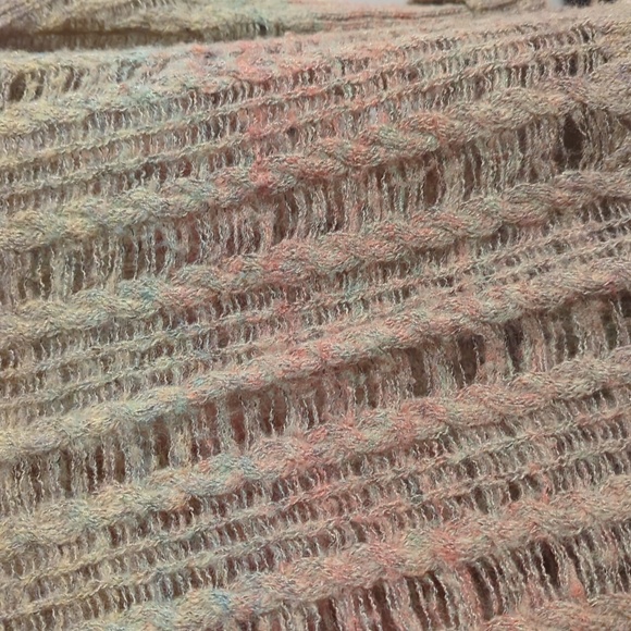 DKNY distressed sweater - Picture 4 of 6